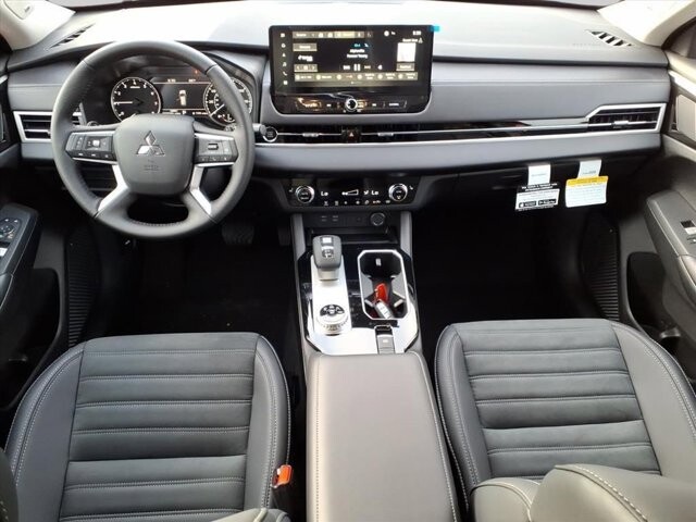 2025 Mitsubishi Outlander in Winchester, VA 22602 - 18104148 11