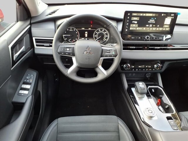 2025 Mitsubishi Outlander in Winchester, VA 22602 - 18104148 12