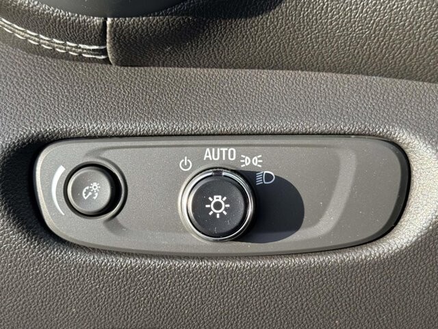 2025 Chevrolet Blazer in Winchester, VA 22602 - 18104150 25