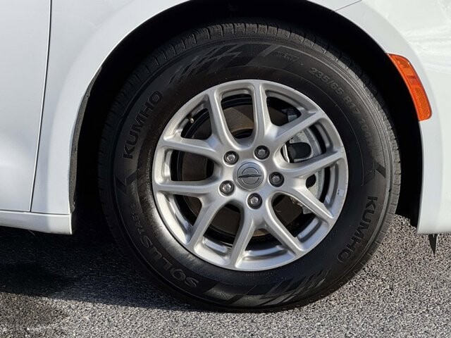 2024 Chrysler Pacifica in Winchester, VA 22602 - 18104151 7