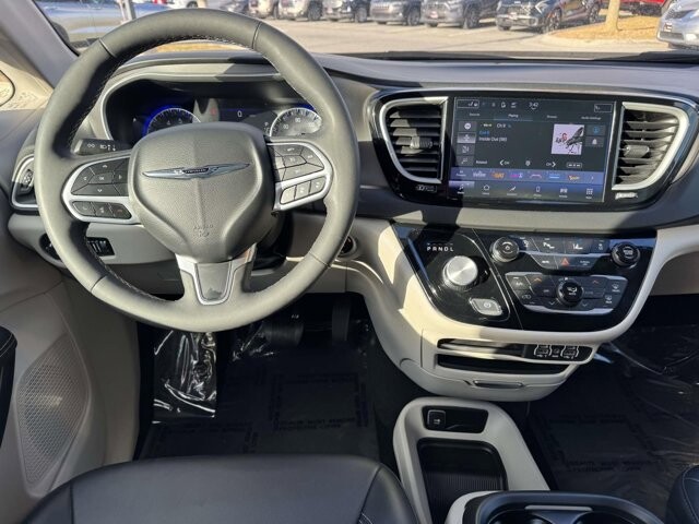 2024 Chrysler Pacifica in Winchester, VA 22602 - 18104151 15