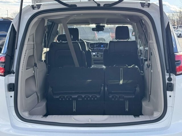 2024 Chrysler Pacifica in Winchester, VA 22602 - 18104151 12