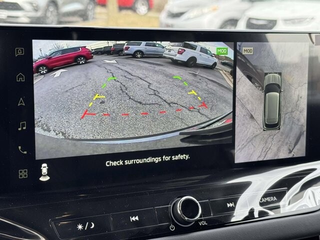 2025 Mitsubishi Outlander in Winchester, VA 22602 - 18104152 12