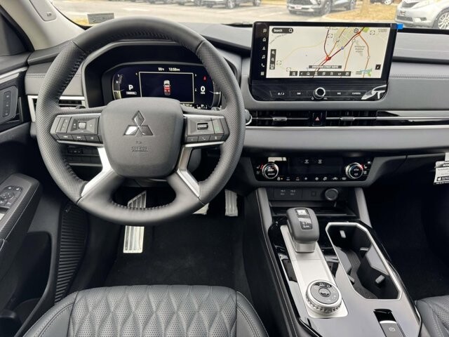 2025 Mitsubishi Outlander in Winchester, VA 22602 - 18104152 10