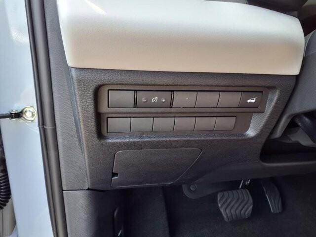 2025 Mitsubishi Outlander in Winchester, VA 22602 - 18104153 24