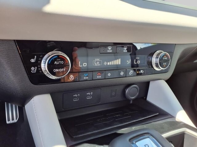 2025 Mitsubishi Outlander in Winchester, VA 22602 - 18104155 21