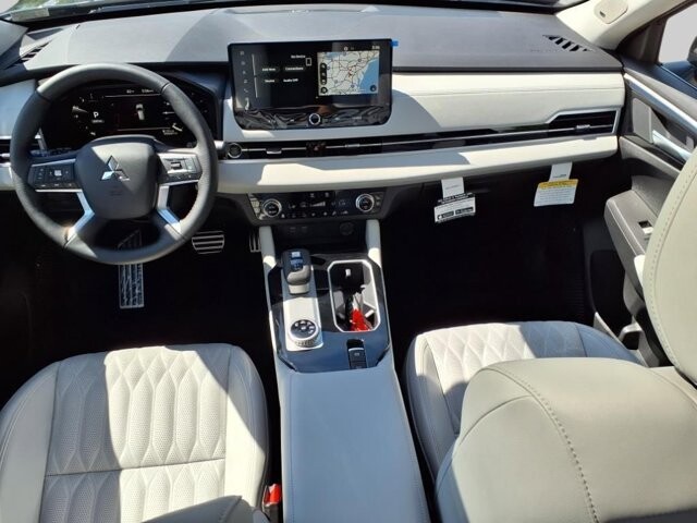 2025 Mitsubishi Outlander in Winchester, VA 22602 - 18104155 9