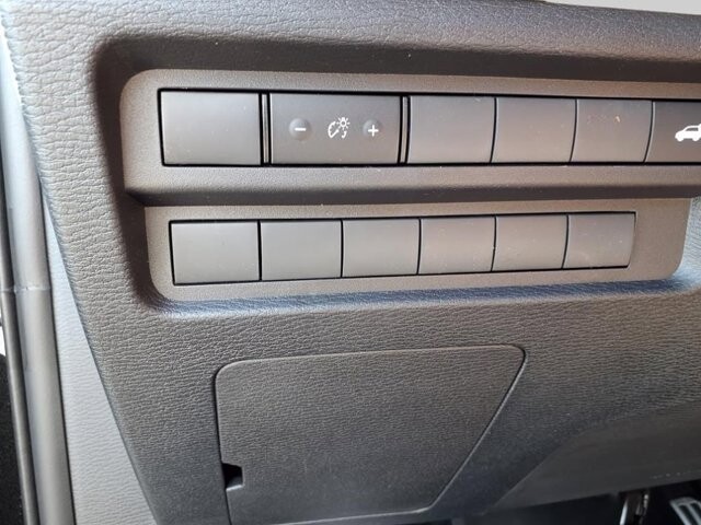 2025 Mitsubishi Outlander in Winchester, VA 22602 - 18104155 24