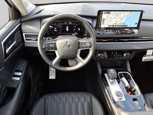 2025 Mitsubishi Outlander in Winchester, VA 22602 - 18104157 10