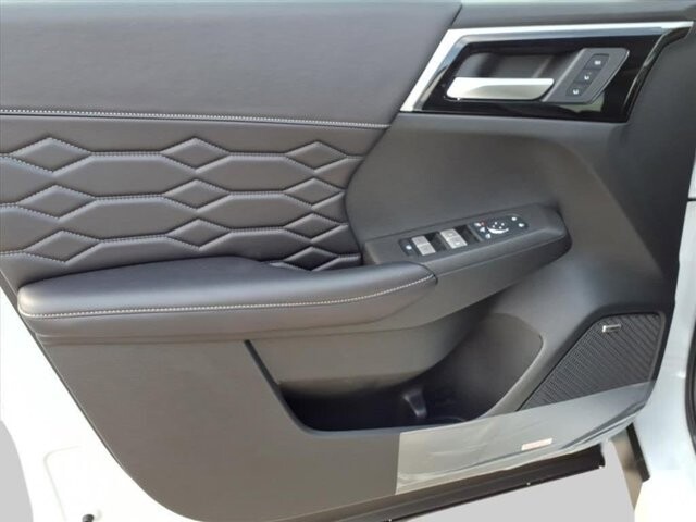 2025 Mitsubishi Outlander in Winchester, VA 22602 - 18104157 16