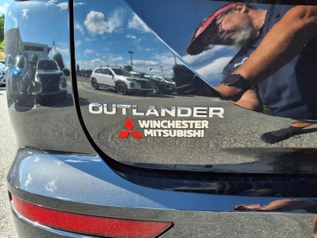 2025 Mitsubishi Outlander in Winchester, VA 22602 - 18104158 8