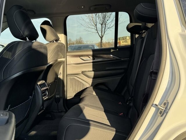 2023 Jeep Grand Cherokee in Winchester, VA 22602 - 18104159 13