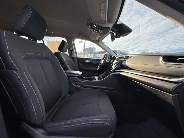 2023 Jeep Grand Cherokee in Winchester, VA 22602 - 18104159 9