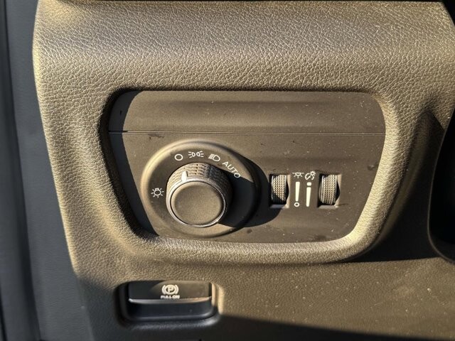 2023 Jeep Grand Cherokee in Winchester, VA 22602 - 18104159 25