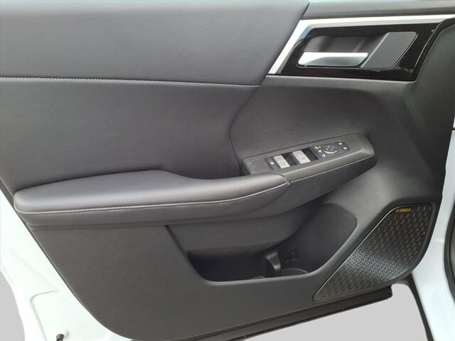 2025 Mitsubishi Outlander in Winchester, VA 22602 - 18104165 17