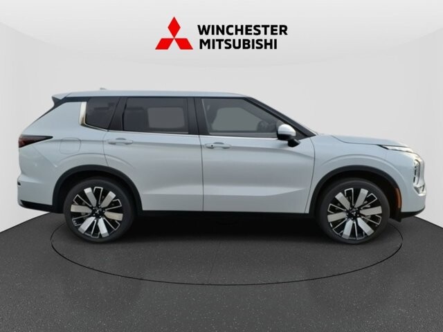 2025 Mitsubishi Outlander in Winchester, VA 22602 - 18104165 4