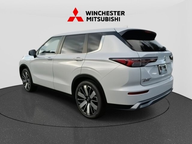 2025 Mitsubishi Outlander in Winchester, VA 22602 - 18104165 7