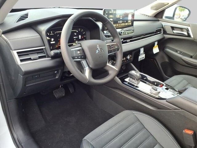 2025 Mitsubishi Outlander in Winchester, VA 22602 - 18104165 18