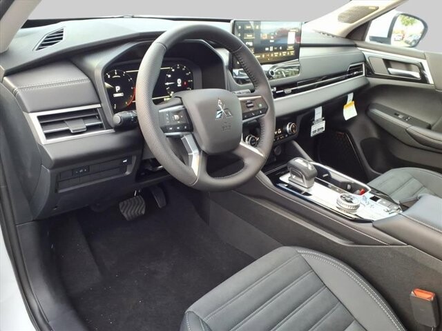 2025 Mitsubishi Outlander in Winchester, VA 22602 - 18104165 18