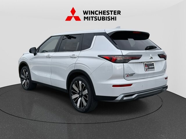 2025 Mitsubishi Outlander in Winchester, VA 22602 - 18104169 4