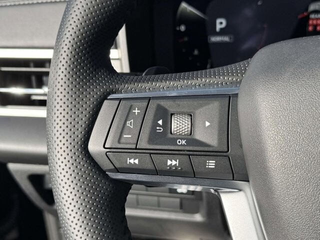 2025 Mitsubishi Outlander in Winchester, VA 22602 - 18104172 16