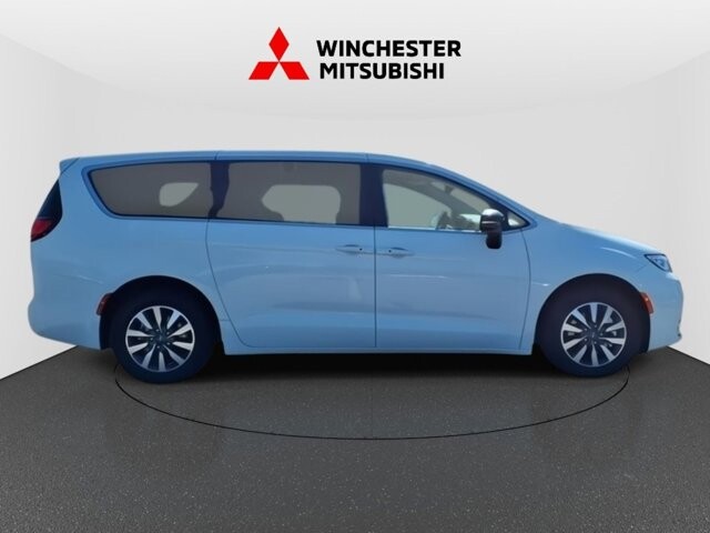 2024 Chrysler Pacifica in Winchester, VA 22602 - 18104175 4