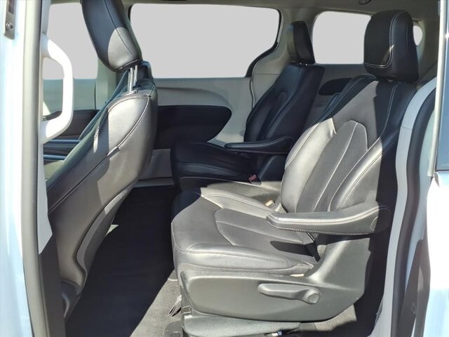 2024 Chrysler Pacifica in Winchester, VA 22602 - 18104175 14