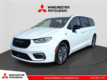2024 Chrysler Pacifica in Winchester, VA 22602
