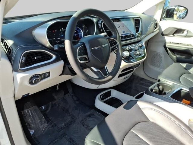 2024 Chrysler Pacifica in Winchester, VA 22602 - 18104175 19