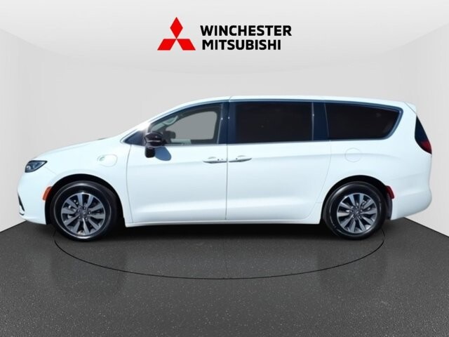 2024 Chrysler Pacifica in Winchester, VA 22602 - 18104175 8