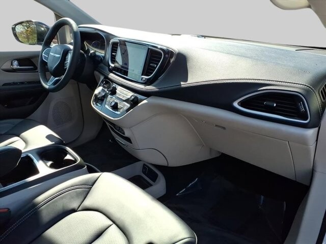 2024 Chrysler Pacifica in Winchester, VA 22602 - 18104175 22