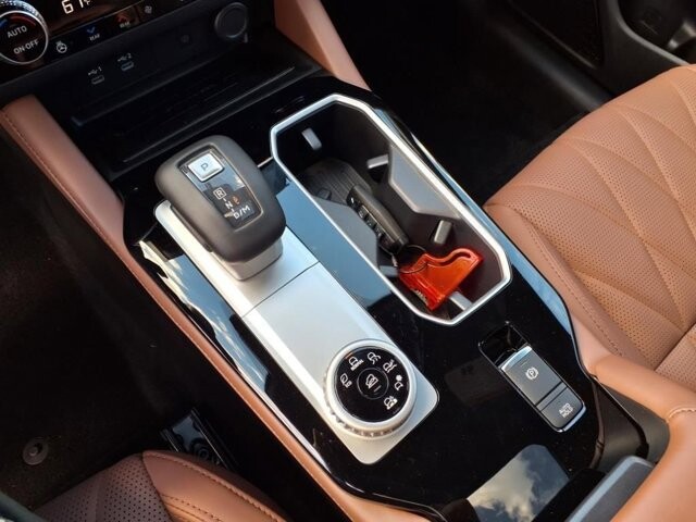 2025 Mitsubishi Outlander in Winchester, VA 22602 - 18104177 24