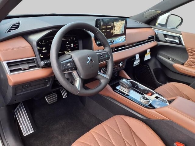 2025 Mitsubishi Outlander in Winchester, VA 22602 - 18104177 17