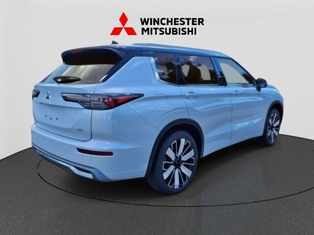 2025 Mitsubishi Outlander in Winchester, VA 22602 - 18104177 4