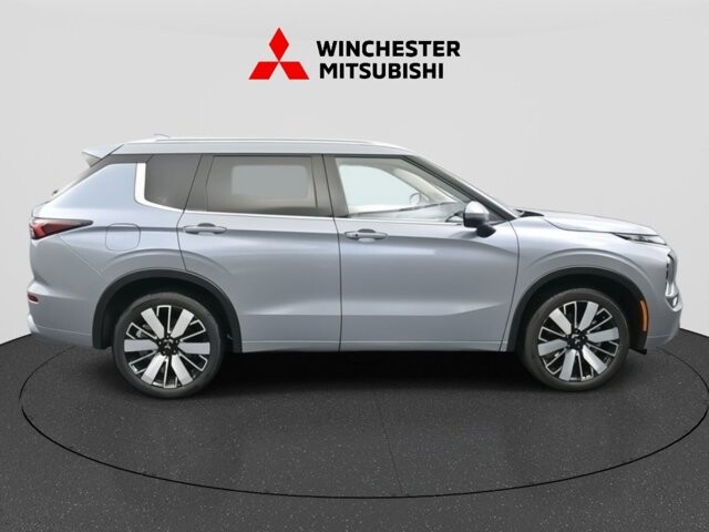 2025 Mitsubishi Outlander in Winchester, VA 22602 - 18104179 8