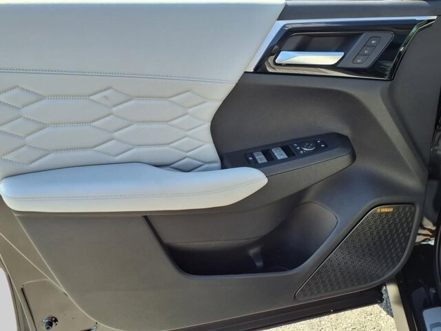 2025 Mitsubishi Outlander in Winchester, VA 22602 - 18104182 16