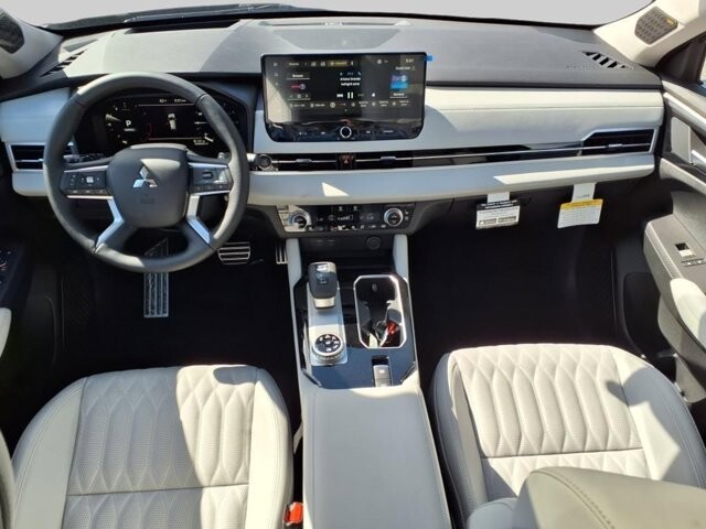 2025 Mitsubishi Outlander in Winchester, VA 22602 - 18104182 10