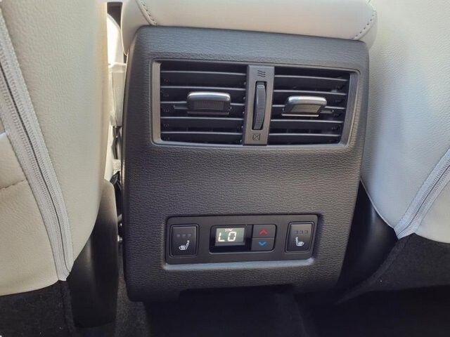 2025 Mitsubishi Outlander in Winchester, VA 22602 - 18104182 11