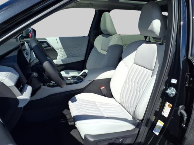 2025 Mitsubishi Outlander in Winchester, VA 22602 - 18104182 13