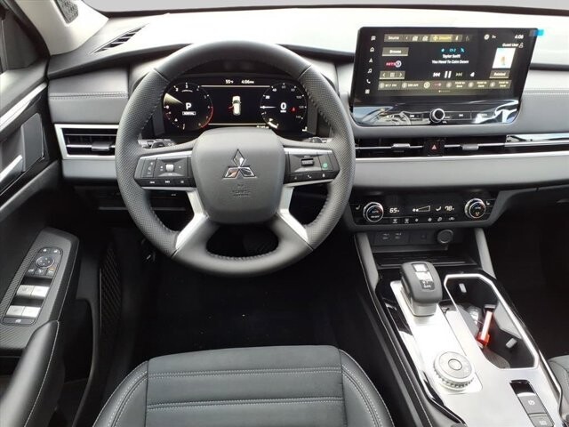 2025 Mitsubishi Outlander in Winchester, VA 22602 - 18104184 10