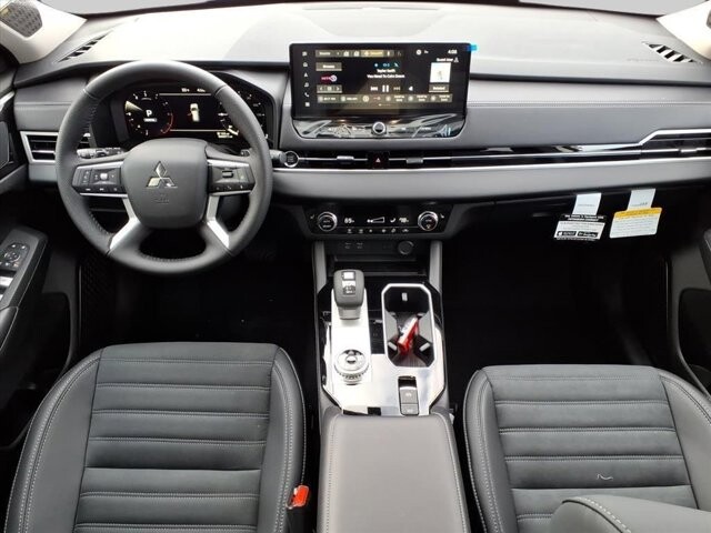 2025 Mitsubishi Outlander in Winchester, VA 22602 - 18104184 9