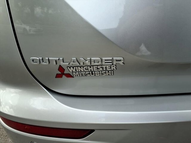 2025 Mitsubishi Outlander in Winchester, VA 22602 - 18104184 7
