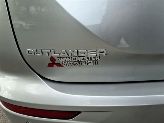 2025 Mitsubishi Outlander in Winchester, VA 22602 - 18104184 7