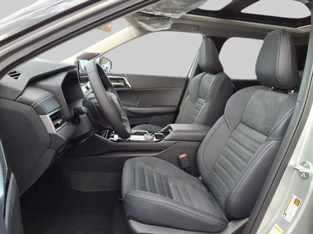 2025 Mitsubishi Outlander in Winchester, VA 22602 - 18104184 12