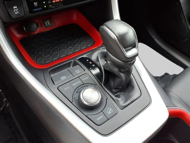 2024 Toyota RAV4 in Winchester, VA 22602 - 18104185 31