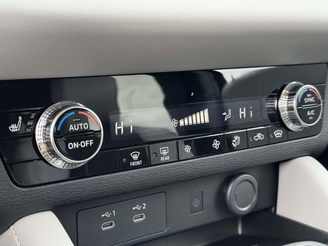 2025 Mitsubishi Outlander in Winchester, VA 22602 - 18104190 13