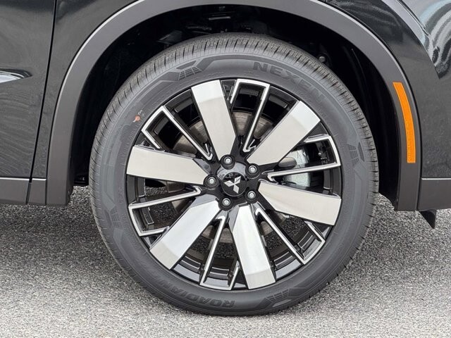 2025 Mitsubishi Outlander in Winchester, VA 22602 - 18104190 7