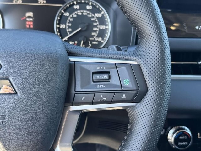 2026 Mitsubishi Outlander in Winchester, VA 22602 - 18104192 26