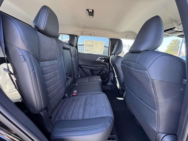 2026 Mitsubishi Outlander in Winchester, VA 22602 - 18104192 11