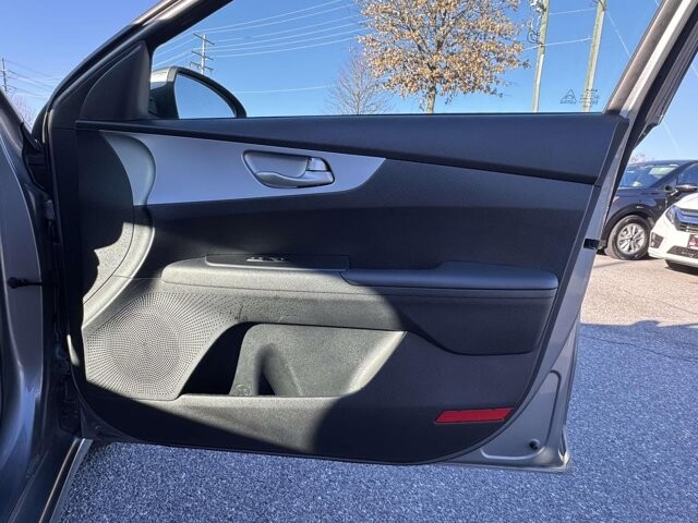 2024 Kia Forte in Winchester, VA 22602 - 18104194 8